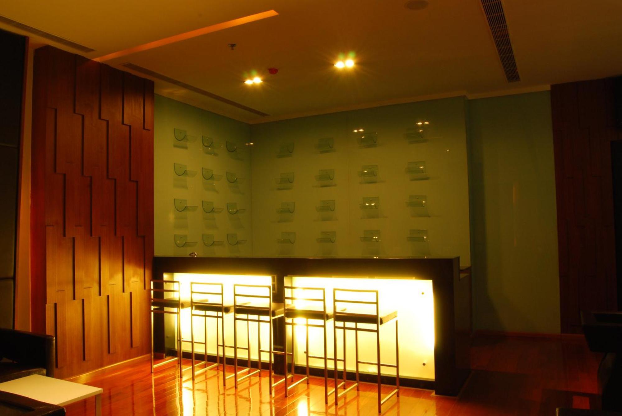 Royal Park Kakinada Hotel ภายนอก รูปภาพ