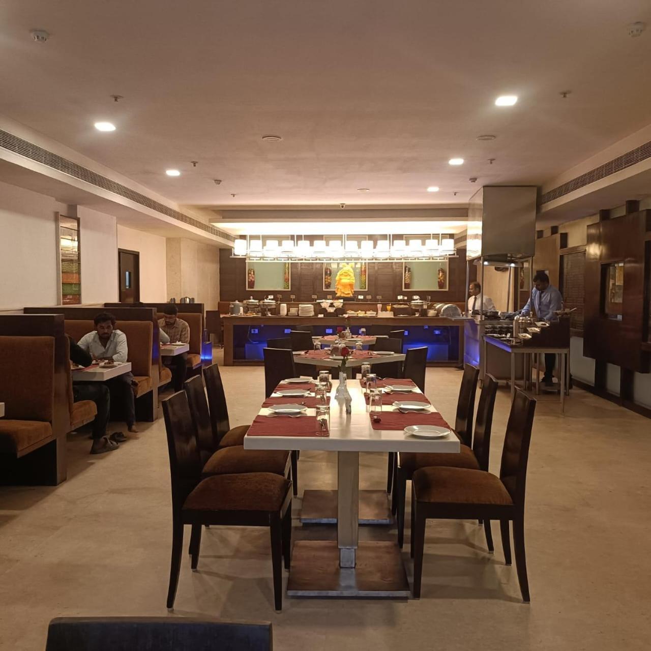 Royal Park Kakinada Hotel ภายนอก รูปภาพ