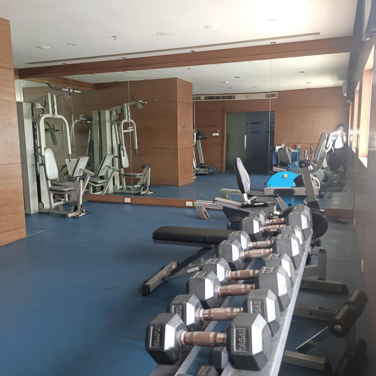 Royal Park Kakinada Hotel ภายนอก รูปภาพ