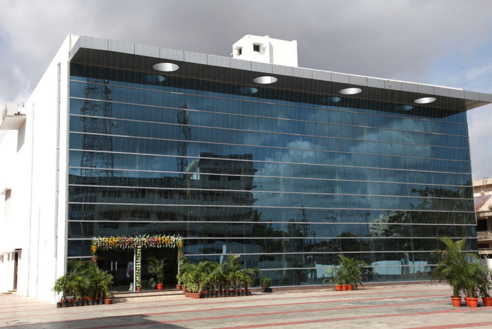 Royal Park Kakinada Hotel ภายนอก รูปภาพ