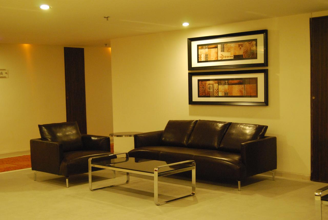 Royal Park Kakinada Hotel ภายนอก รูปภาพ