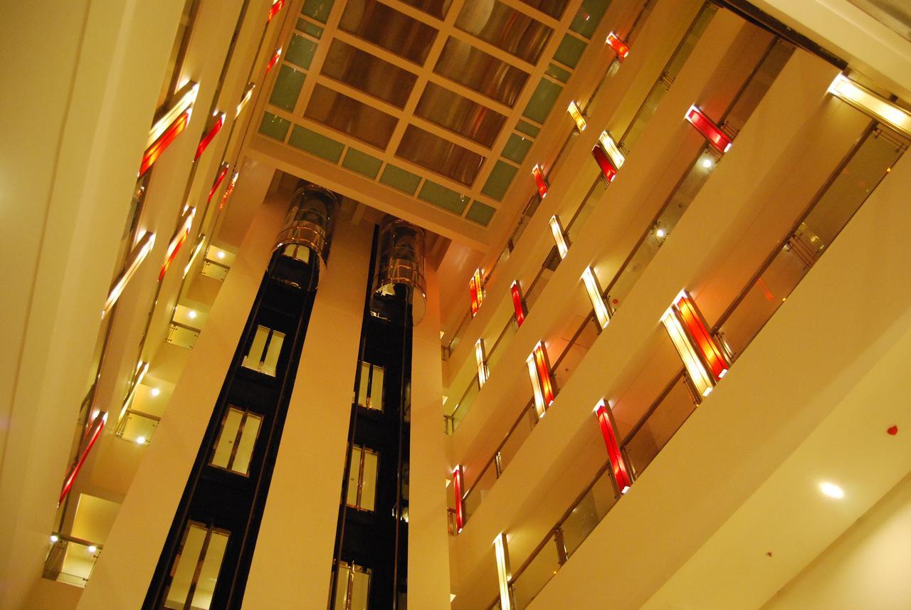Royal Park Kakinada Hotel ภายนอก รูปภาพ