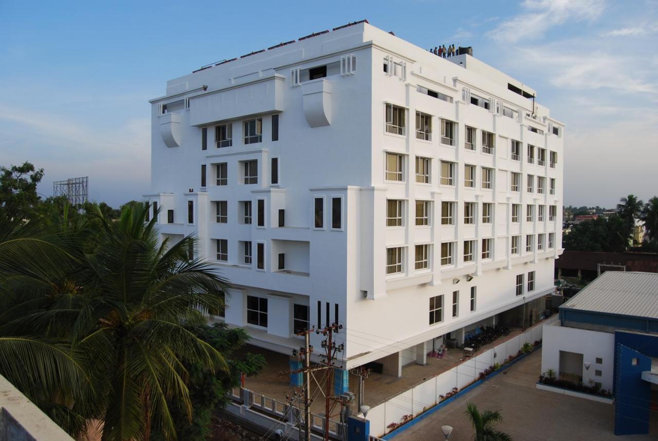 Royal Park Kakinada Hotel ภายนอก รูปภาพ